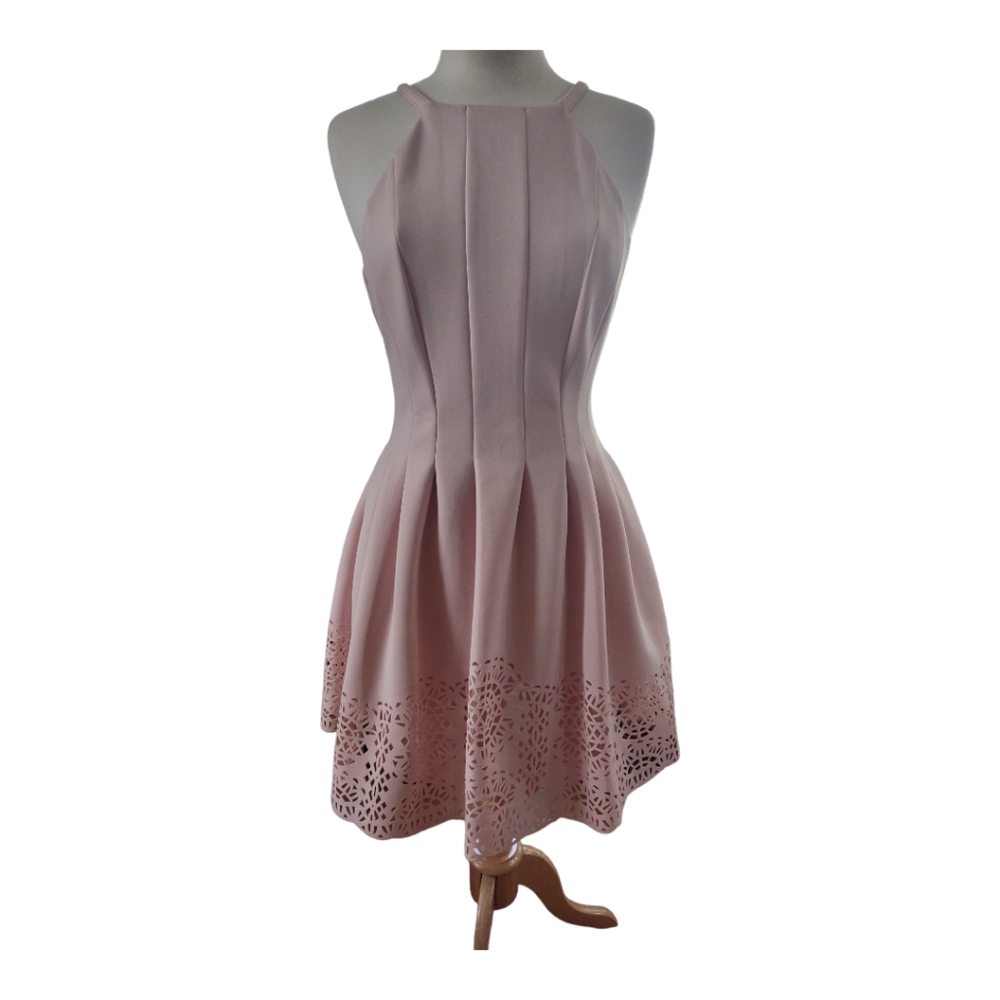 Vince Camuto formal dress size 8 in pastel/pale pink with pockets!